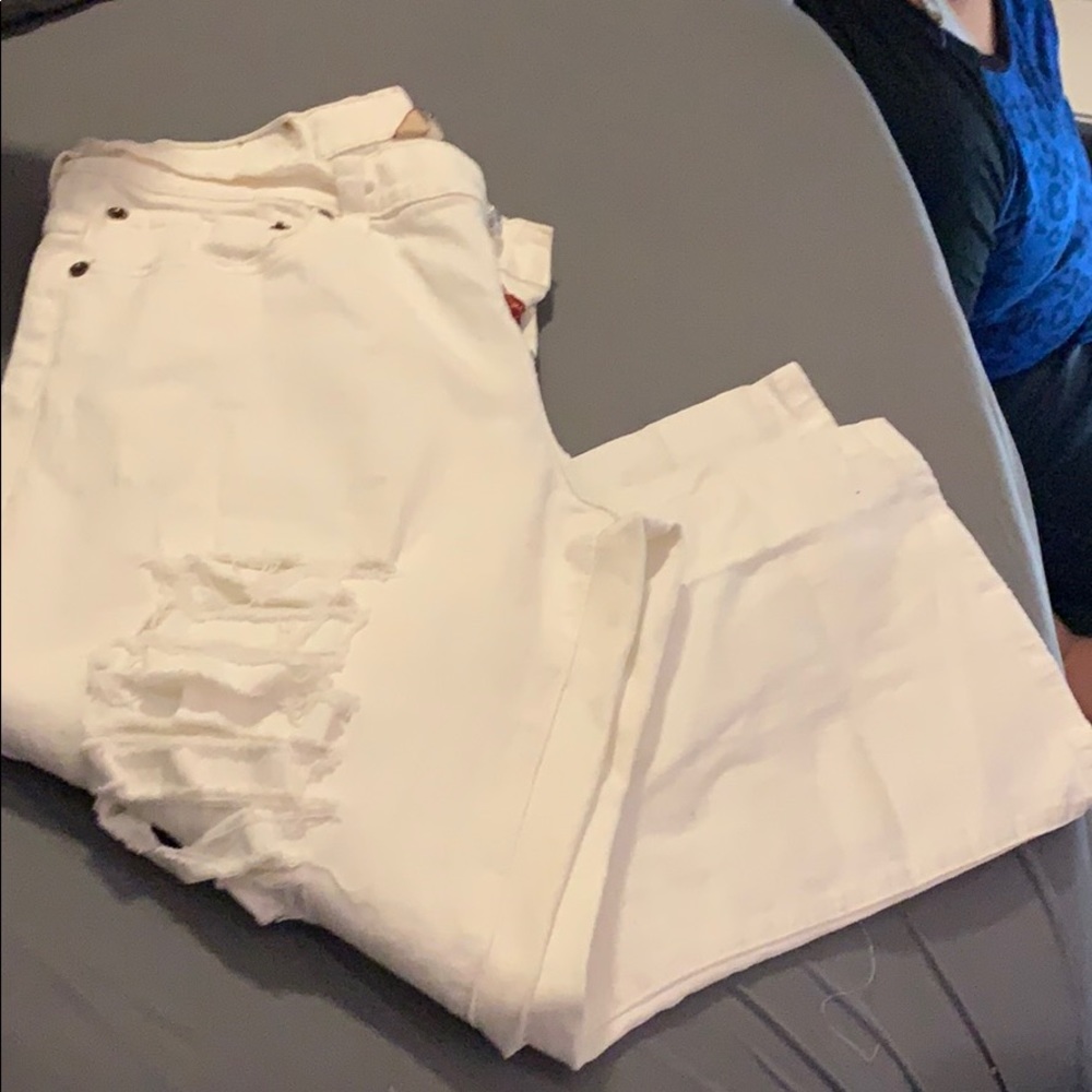 Capris - Picture 2 of 7